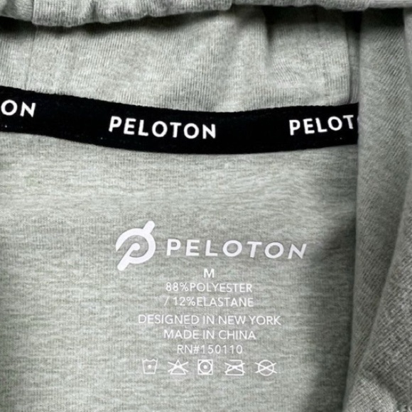 Peloton Logo Dreamsoft Pullover Hoodie Size M - Picture 3 of 4
